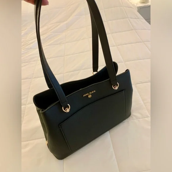 Anne Klein Black Shoulder Bag - Picture 11 of 13